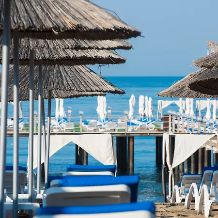 Quattro Beach Spa & Resort-2